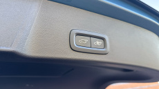 Volvo XC40 2.0 B3P Ultra Dark 5dr Auto Petrol Estate